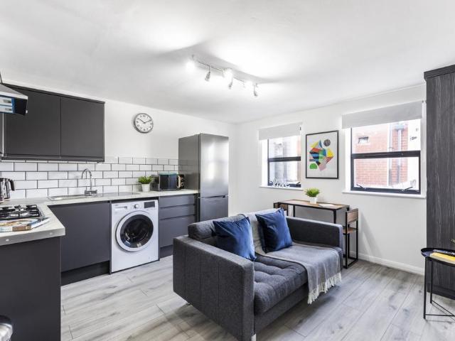 43 55 Queens Road, Leeds LS6 2 bed house to rent £1,517 pcm £350 pw
