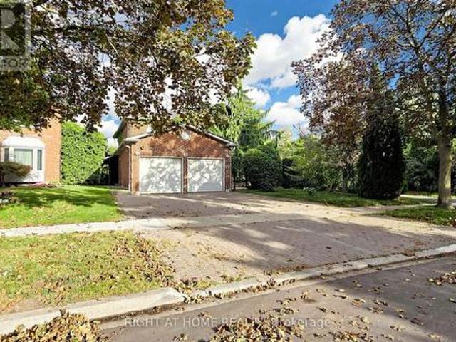 43 Topham Crescent, Richmond Hill, ON, L4C 9H1 house for sale | Listing ID N14034 | Royal LePage