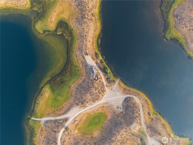 43 Twin Lakes Access Road