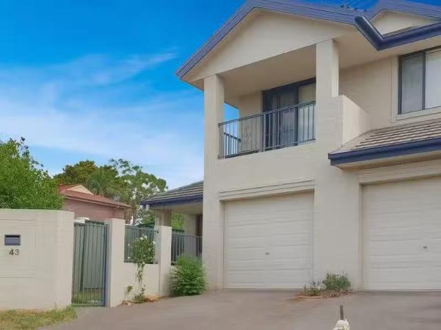 43 Westmoreland Road, LEUMEAH House for rent Listed by Campbe.