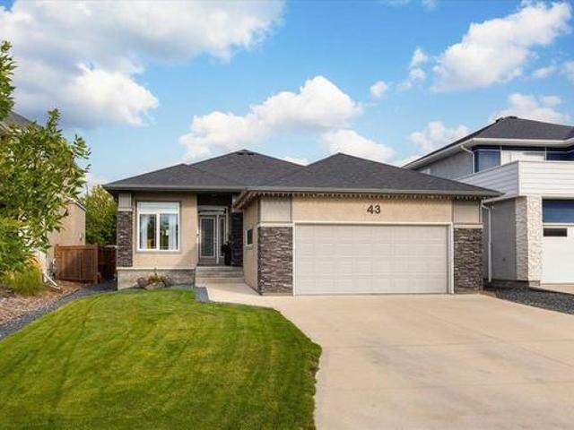 43 Wildflower Way, Winnipeg, MB, R3X 0L3 house for sale | Listing ID 202623 | Royal LePage