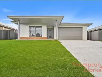 Bellbird, Narone Creek - Parking, Equipped kitchen