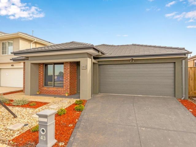 43 Barrabool Boulevard, Mambourin VIC 3024