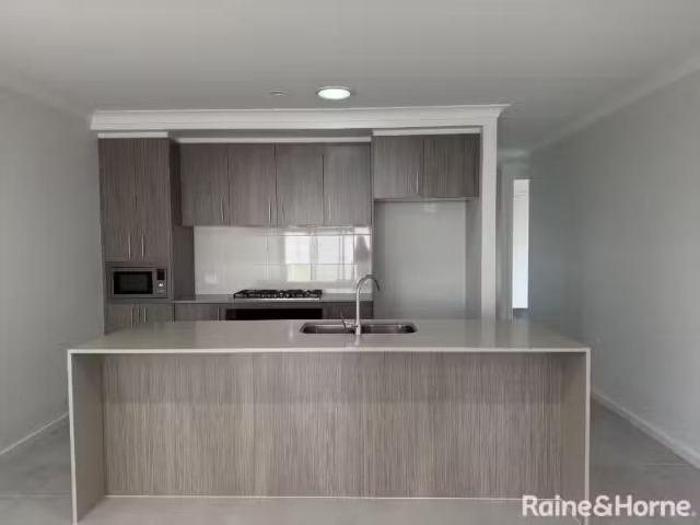 43 Beaconsfield Road, MOSS VALE House for rent Listed by Aliy.