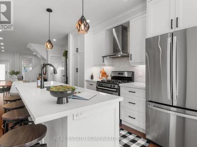 43 Caroline Avenue, Toronto, ON, M4M 2X6 house for sale | Listing ID E13834 | Royal LePage