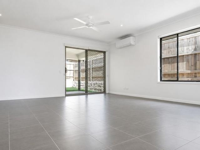 43 Chambers Ridge Boulevard, Park Ridge