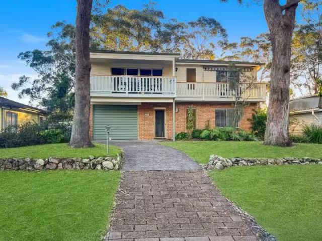 43 Dolphin Avenue, Hawks Nest House for rent Listed by Courtn.