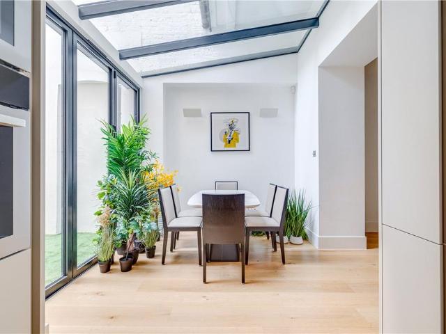 43 Ennismore Gardens, London, SW7 1AQ, United Kingdom | 3 bed apartment for rent #131906968 | Rentberry