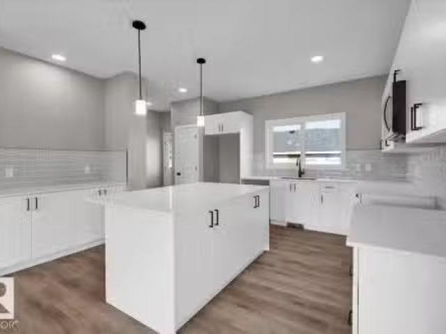 43 Eton Link, Spruce Grove, AB, T7X 4A9 house for sale List.
