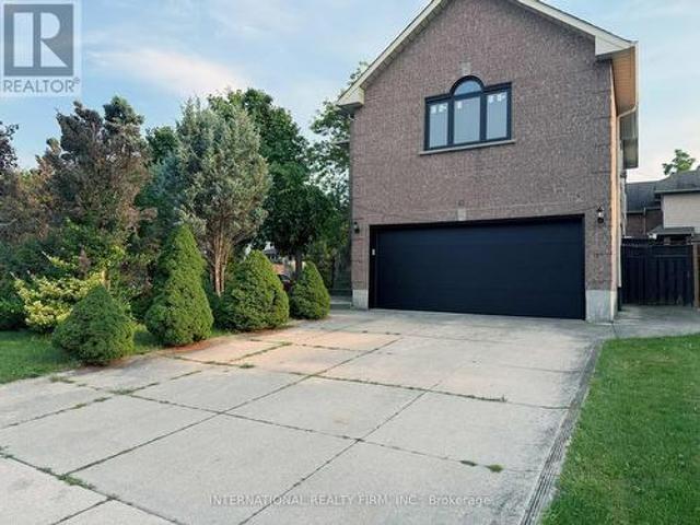 43 Falconridge Drive, Hamilton, ON, L9B 2P3 house for sale | Listing ID X13698 | Royal LePage