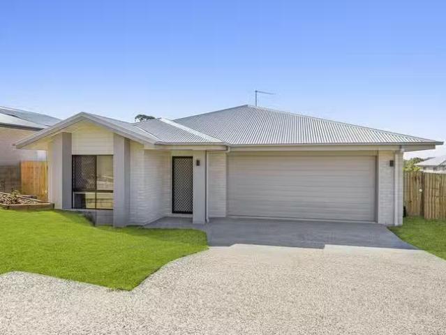 43 Fitzroy Avenue, Clinton, QLD 4680