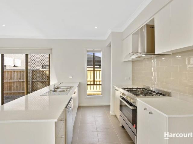 43 Goldeneye Circuit, WERRIBEE, VIC 3030