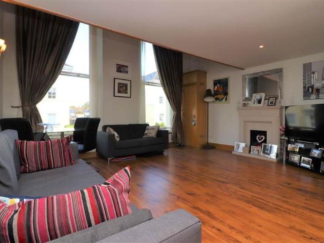 43 Glenmore House, Lambeg, Lisburn, BT27 4QT