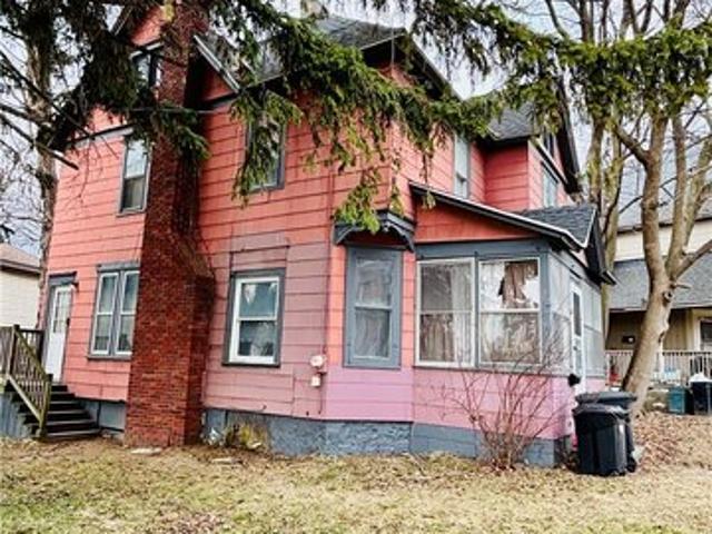 43 Grant Ave, Auburn, NY 13021