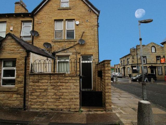43, Hanson Lane, Halifax HX1, 4 bed terraced house to rent, £750 pcm | PrimeLocation