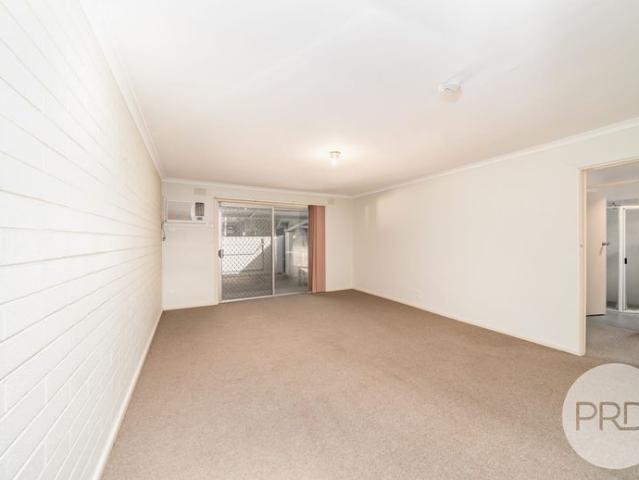 4/3 James Street, Kooringal NSW 2650