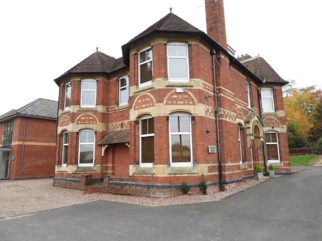43 KINGS ACRE ROAD, HEERFORD HR4 1 bed apartment to rent £845 pcm £195 pw