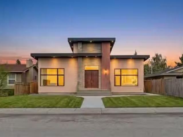 43 Lake Wapta Rise Se, Calgary, AB, T2J 2N1 house for sale.
