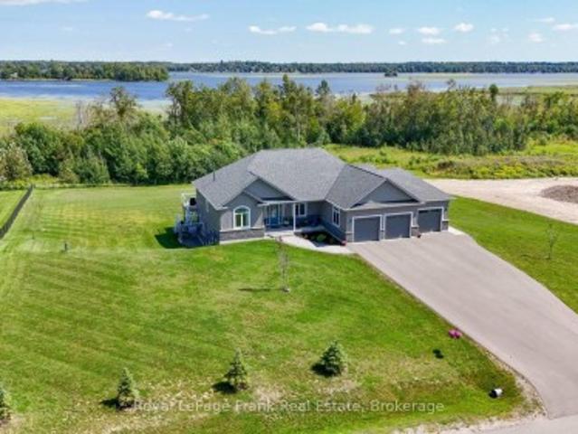 43 Lakeview Crescent, Kawartha Lakes Bobcaygeon, ON, K0M 1A0 Luxury House for sale | Listing ID X13728 | Royal LePage Carriage Trade Luxury Properties