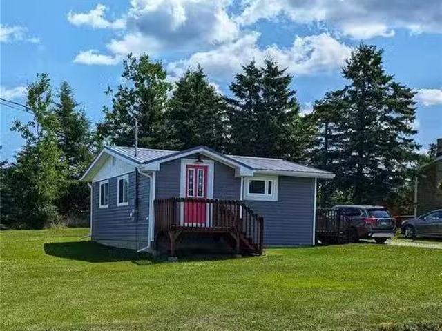 43 Léger St, Caraquet, NB, E1W 1A3 house for sale Listing I.