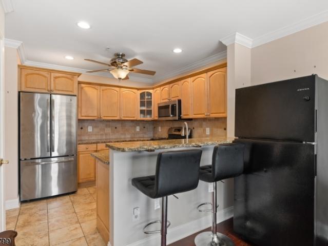 43 Manchester Ct