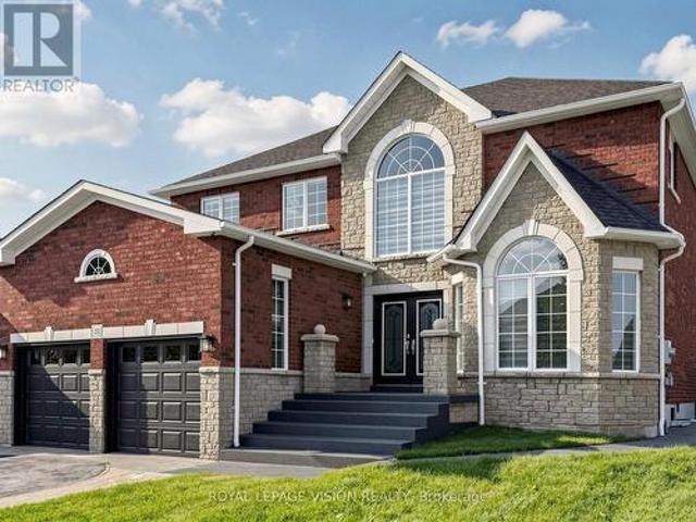 43 Mac Carl Crescent, Whitby, ON, L1R 2T6 house for sale | Listing ID E13684 | Royal LePage