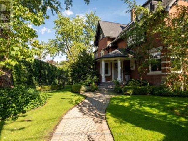 43 Maple Avenue, Toronto, ON, M4W 2T9 Luxury House for sale | Listing ID C13753 | Royal LePage Carriage Trade Luxury Properties