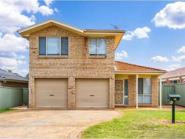 43 Nineteenth Avenue, Hoxton Park House for rent Listed by De.