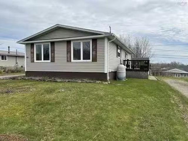 43 Oak Crescent, Port Hawkesbury, NS, B9A 3H6 house for sale.