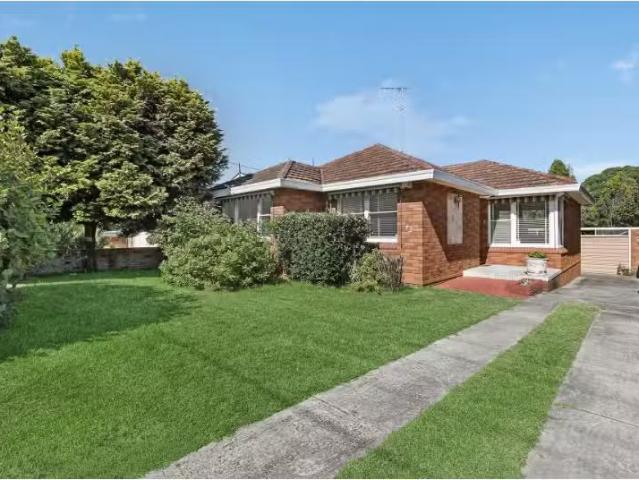 43 Phillip Street, Blakehurst House for rent Listed by Stuart.
