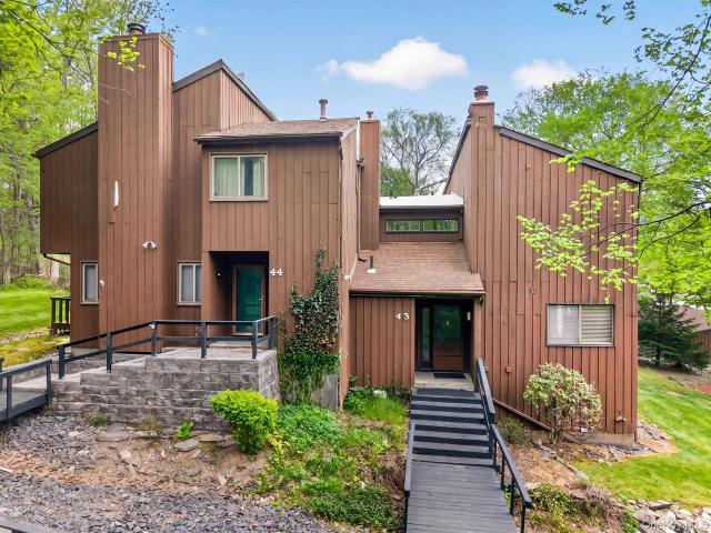 43 Redwood Drive