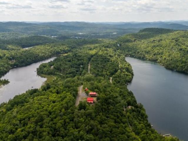 43 Rue Des Campanules, Sainte Marguerite Du Lac Masson, QC, J0T 1L0 Luxury House for sale | Listing ID 11131 | Royal LePage Carriage Trade Luxury Properties