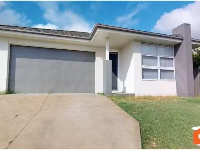 43 Sandridge Street, Thornton House for rent Listed by Leah J.