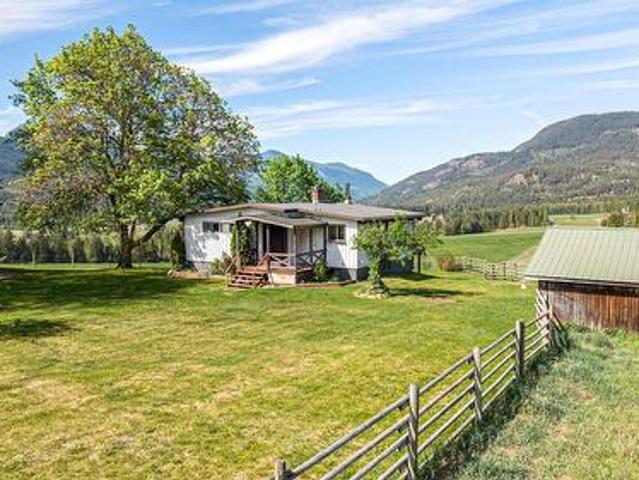 43 Sigalet Road, Lumby, BC, V0E 2G6 Luxury House for sale | Listing ID 10399 | Royal LePage Carriage Trade Luxury Properties