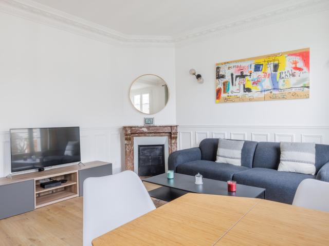 43 sqm furnished apartment with workspace – Levallois