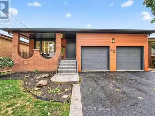 43 St Georges Boulevard, Toronto, ON, M9R 1X3 house for sale.