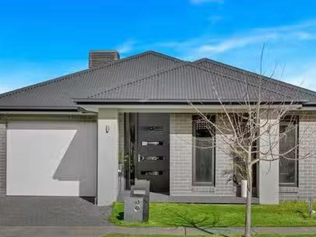 43 Sugarcane Street, Mickleham, VIC 3064
