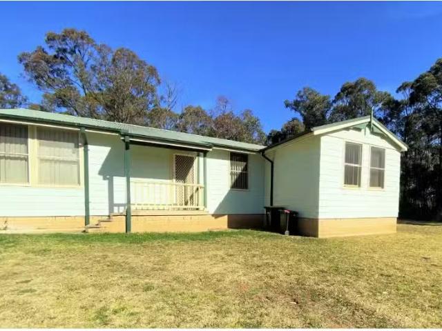 43A Fourth Avenue, Llandilo House for rent Listed by Connor D.
