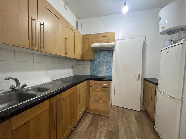 43a King Street, SOUTHALL UB2 1 bed flat to rent £1,275 pcm £294 pw