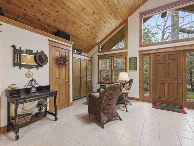 4004 Creek Drive
