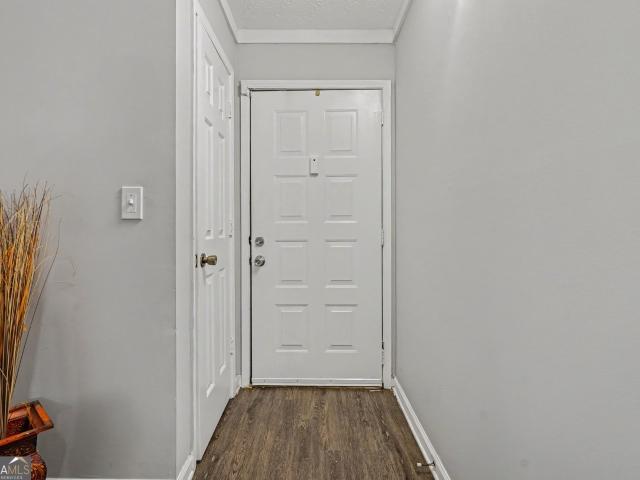 4004 Woodridge Way