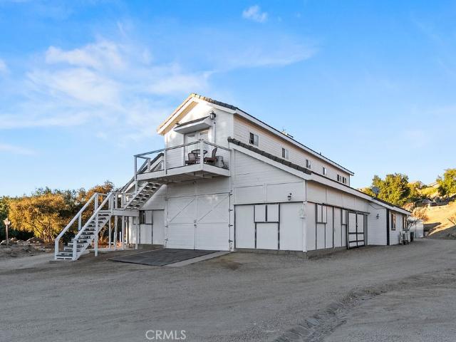 40075 Avenida La Cresta