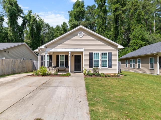 4009 Green Jacket Trail