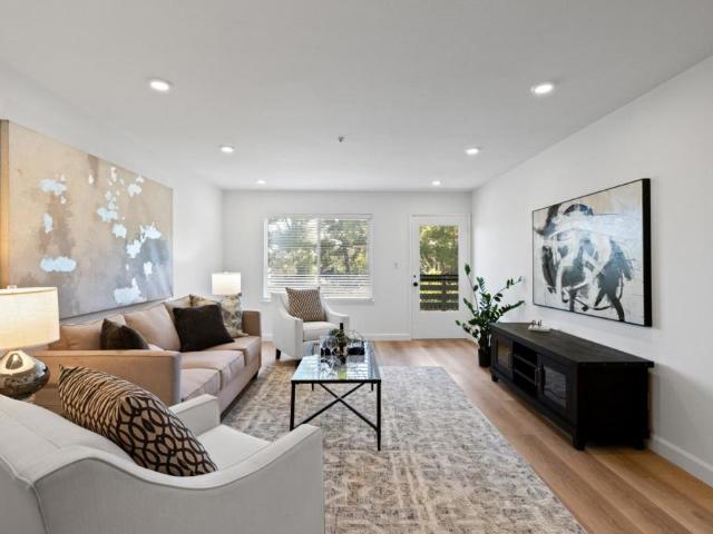 4000 Farm Hill Boulevard 111