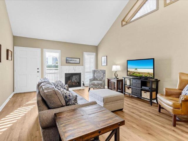 4000 Rio Road 26