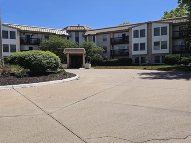 4000 S 56th St Apt 117B, Lincoln, NE 68506