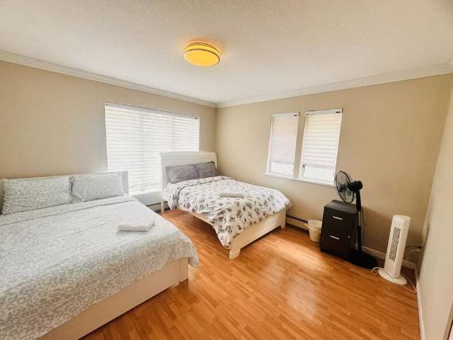 4000 West 33rd Avenue apartment — Vancouver, BC 7 Bedroom 7 Bedroom