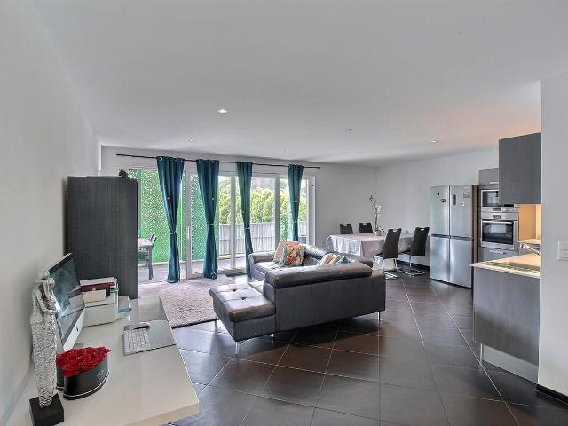 4001 MV.COLLOMBEY. Hervorragende moderne 4 Zimmer Wohnung mit Terrasse