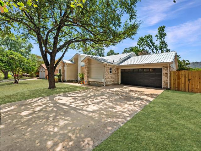 4001 Burr Oak Ln