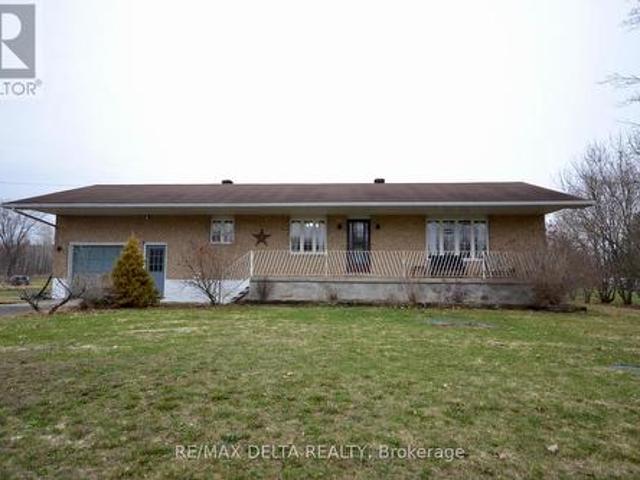 4001 Champlain Street, Clarence Rockland, ON, K0A 1E0 house for sale | Listing ID X13011 | Royal LePage